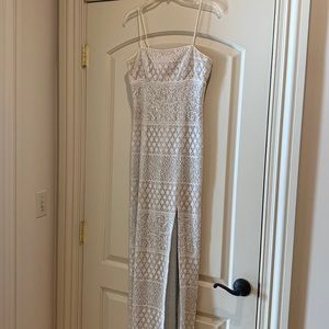 Beautiful White/Silver Gown - Perfect for Proms, Formals, Pageants